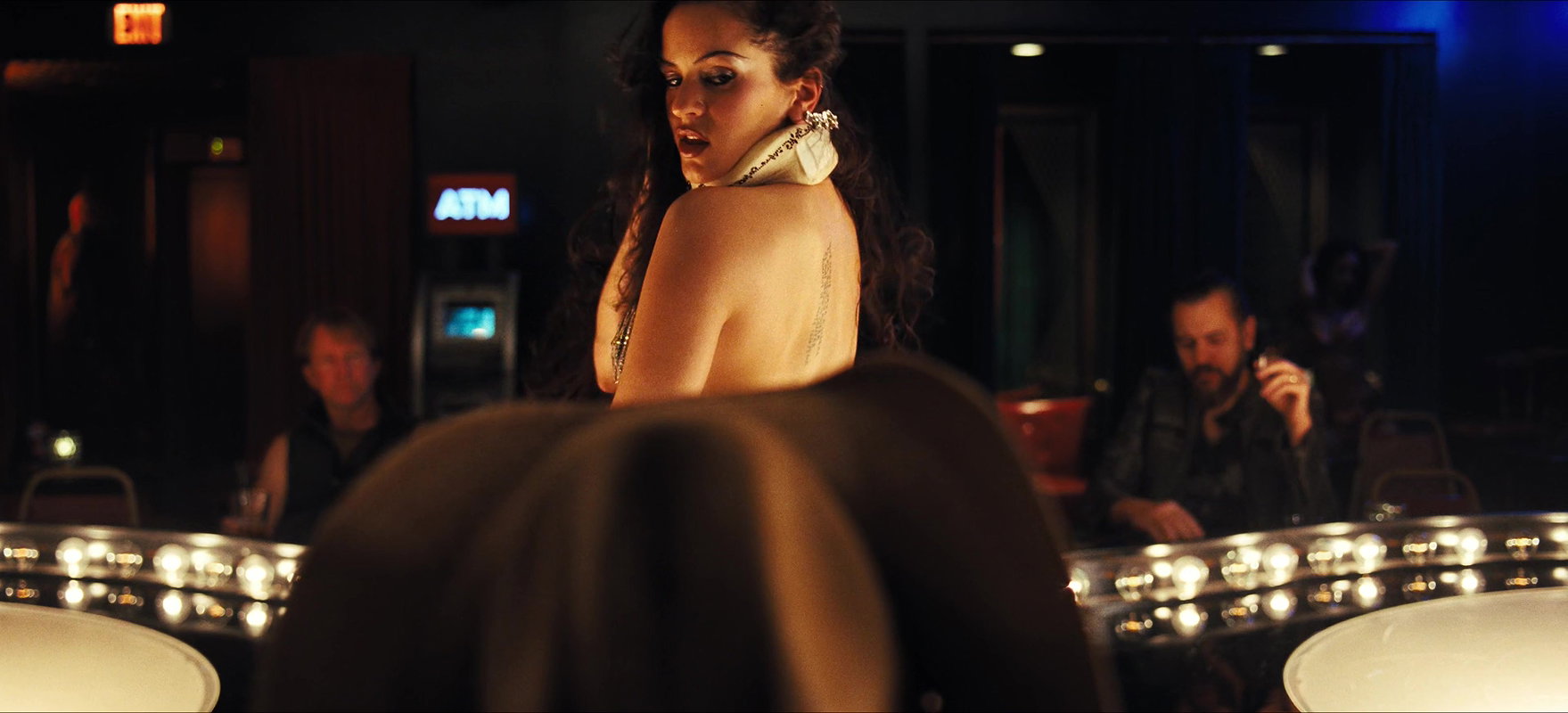 Euphoria S3 – Erotic Bar Dance Sexy Ass Thighs Lusty Moaning Scene 4K 2