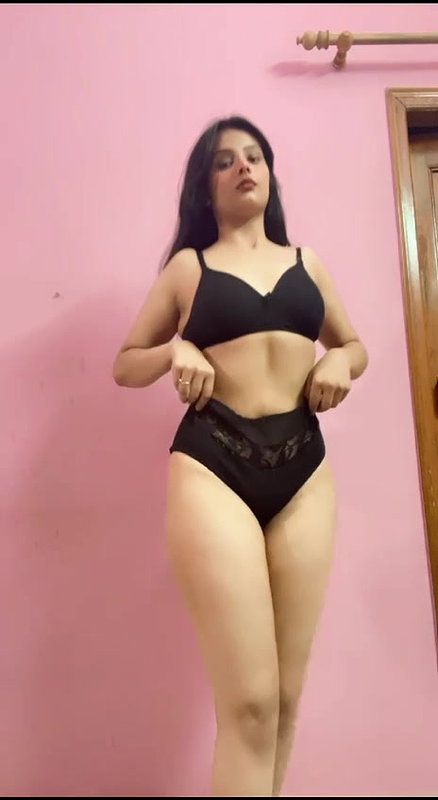 Beautiful Cute Sexy Thick NRI showing Updates 13