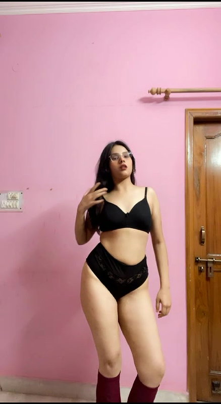 Beautiful Cute Sexy Thick NRI showing Updates 14