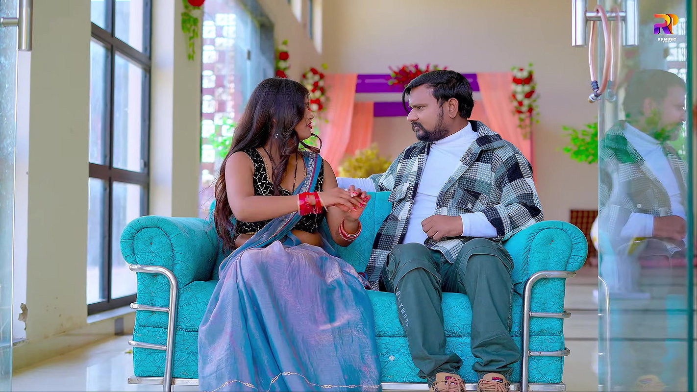 Sanjana Singh hot sareeless song – Deep navel caressed 2