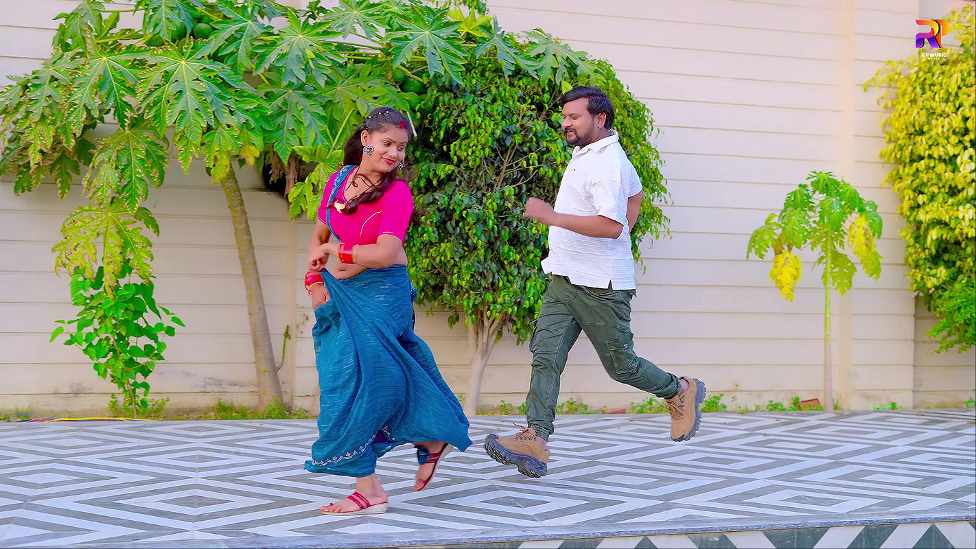Sanjana Singh hot sareeless song – Deep navel caressed 2