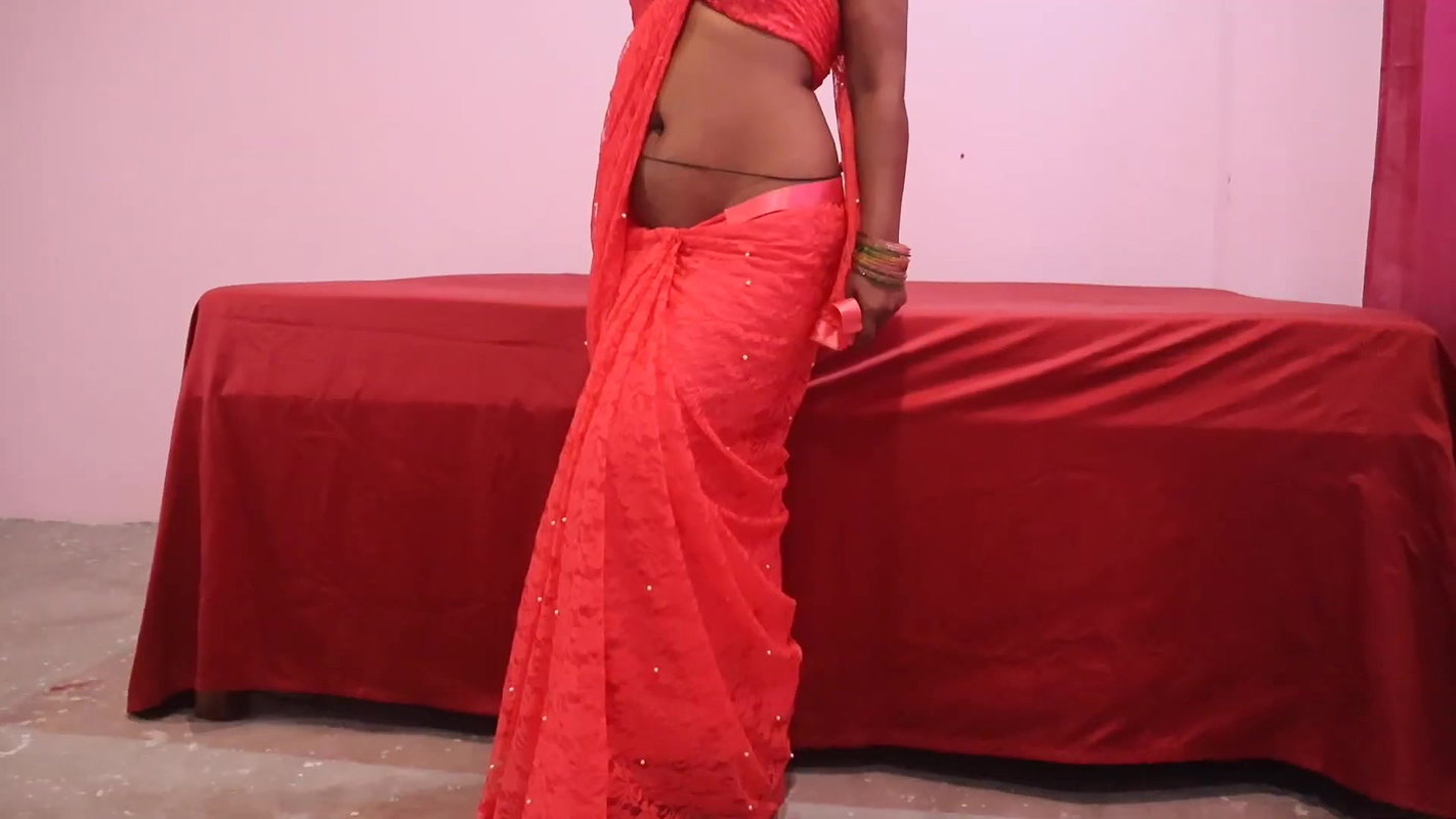 Horny young pinky tiwari hot cleavage and navel show photoshoot 2