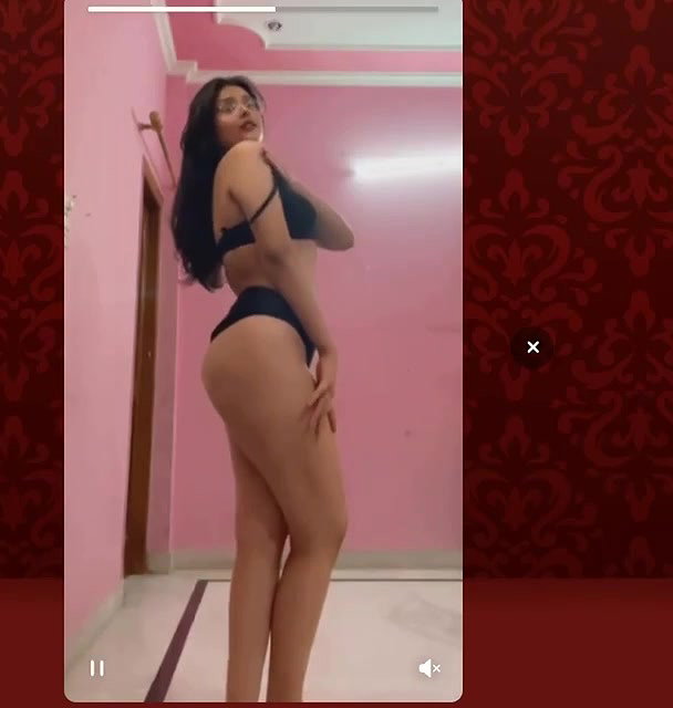 Beautiful Cute Sexy Thick NRI showing Updates 17