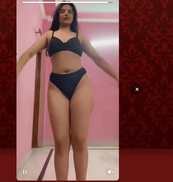 Beautiful Cute Sexy Thick NRI showing Updates 17