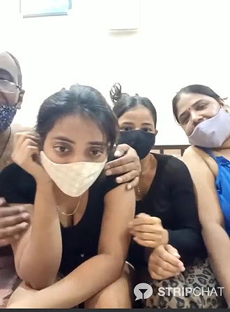 HoneyHush 4some show