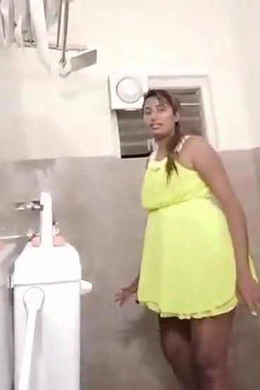 Swathi Naidu Bathing New