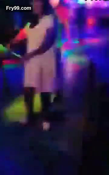 Swathi naidu enjoying and dancing in pub part-3