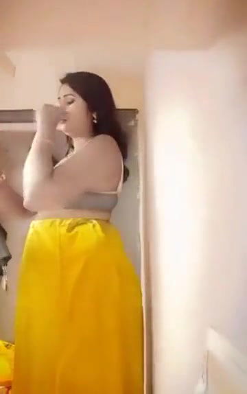 Swathi naidu exchanging clothes and getting ready for shoot part-1