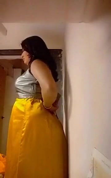 Swathi naidu exchanging clothes and getting ready for shoot part-1
