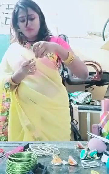 Swathi naidu getting ready for shoot