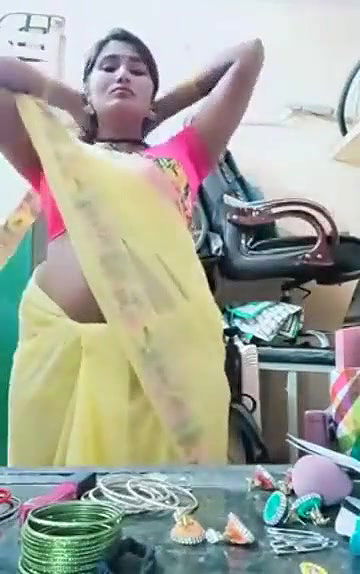 Swathi naidu getting ready for shoot