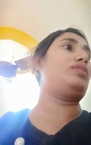 Swathi naidu giving romantic expressions part-1