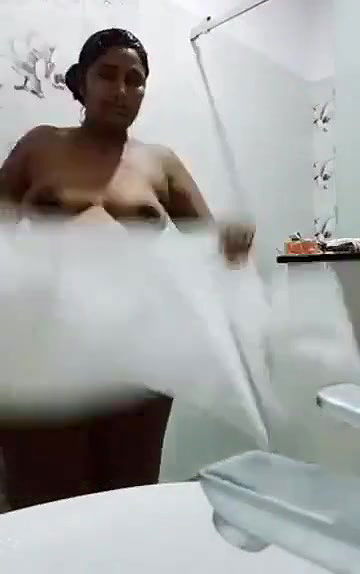 Swathi naidu latest bath video part-4