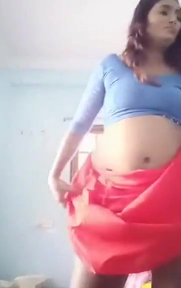 Swathi naidu latest videos while shooting dress change part -1