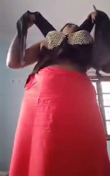 Swathi naidu latest videos while shooting dress change part -1