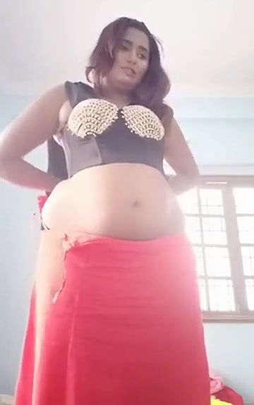 Swathi naidu latest videos while shooting dress change part -1
