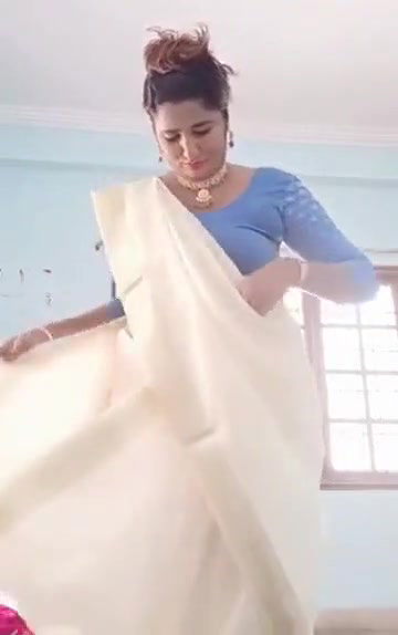 Swathi naidu latest videos while shooting dress change part -2
