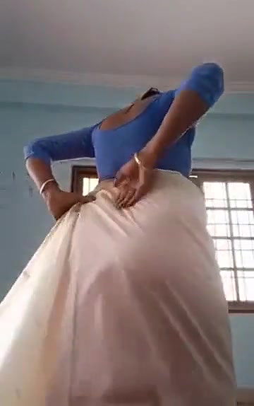 Swathi naidu latest videos while shooting dress change part -2