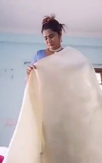Swathi naidu latest videos while shooting dress change part -2