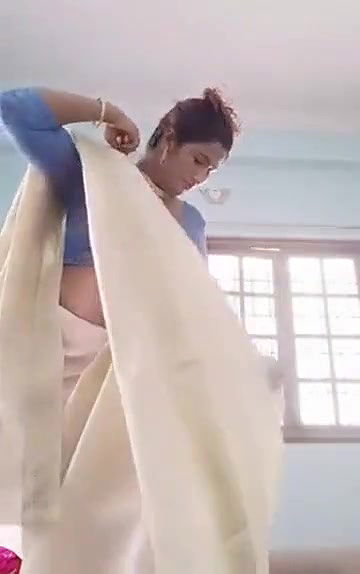 Swathi naidu latest videos while shooting dress change part -2