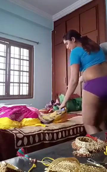 Swathi naidu latest videos while shooting dress change part -5