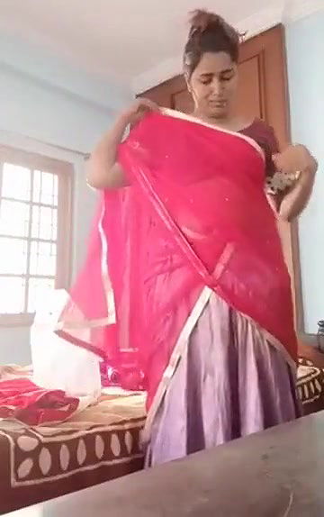 Swathi naidu latest videos while shooting dress change part -7