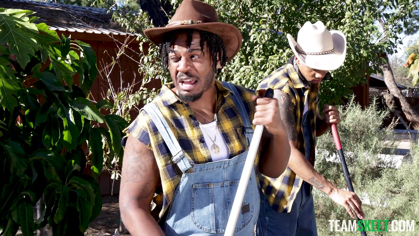 Coco Lovelock – Polar Opposites, TeamSkeet Edition_ Coco Lovelock vs Four Big Black Cocks