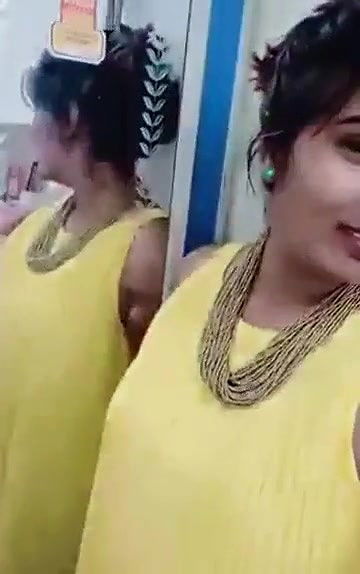 Swathi naidu romance on bed with her boyfriend