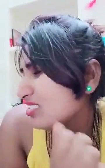 Swathi naidu romance on bed with her boyfriend