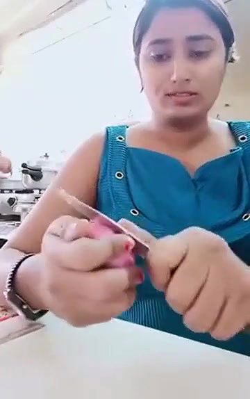 Swathi naidu romance with boyfriend while cooking