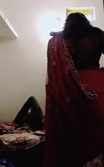 Swathi naidu romantic saree change part-1