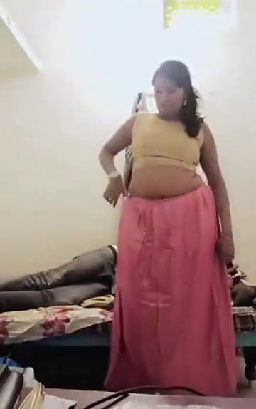 Swathi naidu romantic saree change part-2