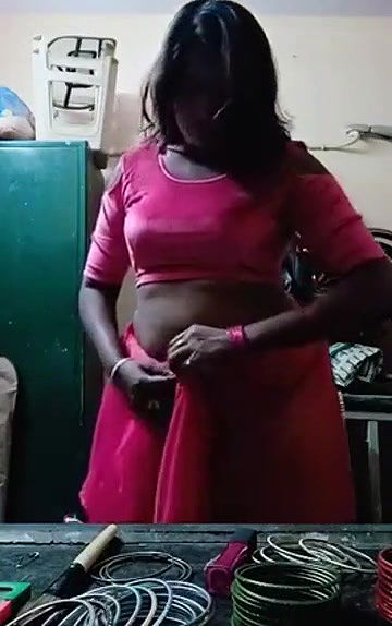 Swathi naidu romantic seducing while saree