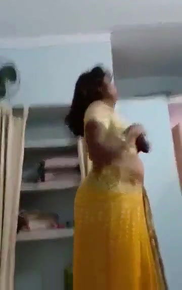 Swathi naidu saree and getting ready for romantic short film shooting