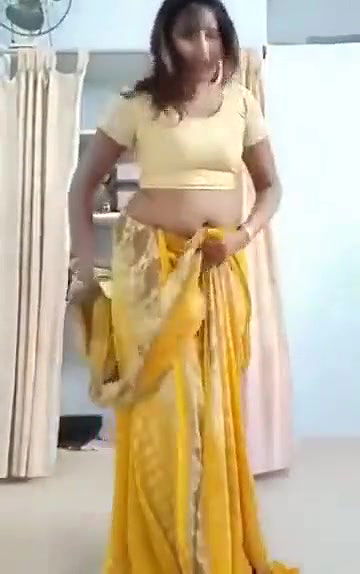 Swathi naidu saree and getting ready for romantic short film shooting