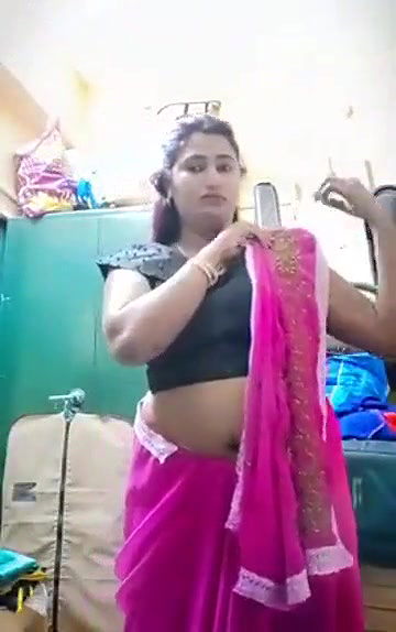 Swathi naidu saree by showing boobs,body parts and getting ready for shoot part-1