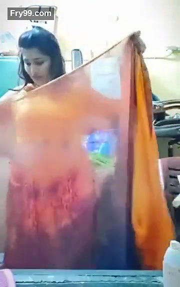 Swathi naidu saree by showing boobs,body parts and getting ready for shoot part-2