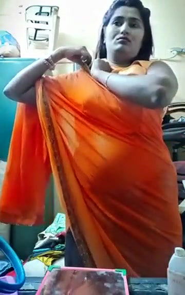 Swathi naidu saree by showing boobs,body parts and getting ready for shoot part-3