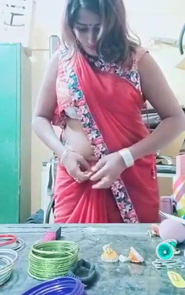 Swathi naidu saree change