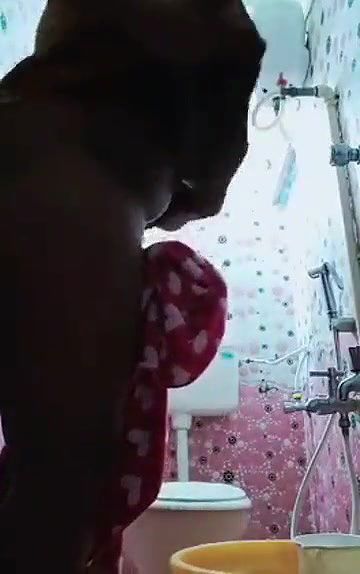 Swathi naidu sexy and nude bath part-1