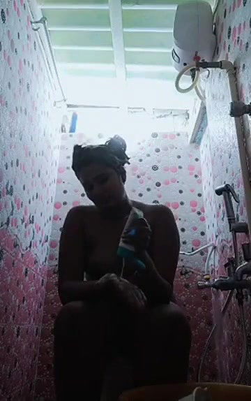 Swathi naidu sexy and nude bath part-5