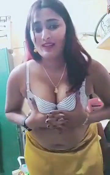 Swathi naidu sexy dress change and getting ready for shoot part -1