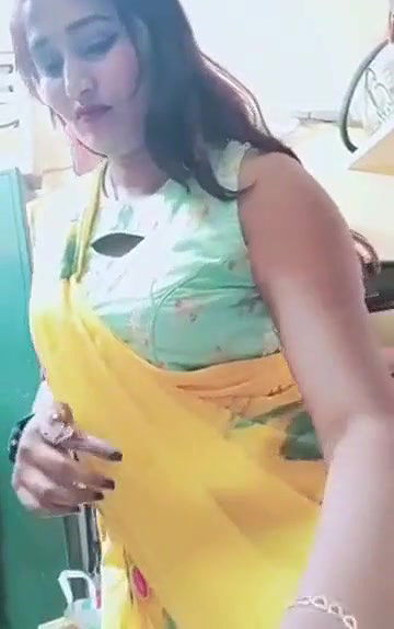 Swathi naidu sexy dress change and getting ready for shoot part -1