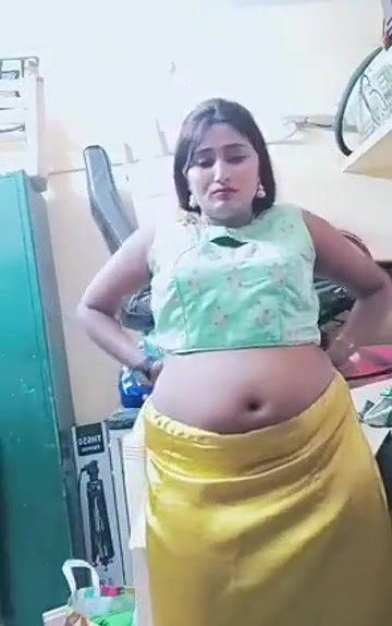 Swathi naidu sexy dress change and getting ready for shoot part -1