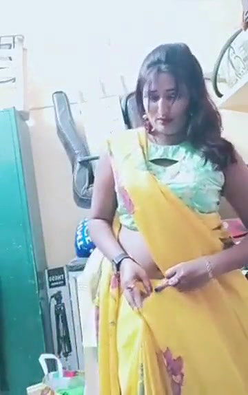 Swathi naidu sexy dress change and getting ready for shoot part -1