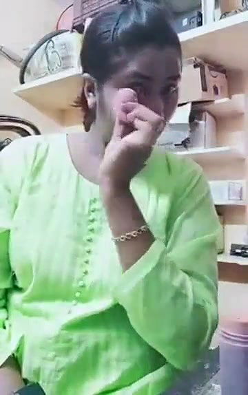 Swathi naidu sexy dress change and getting ready for shoot part -2