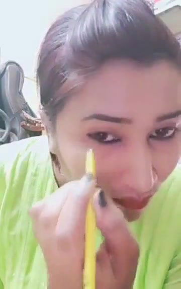 Swathi naidu sexy dress change and getting ready for shoot part -2