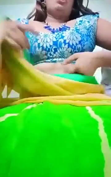 Swathi naidu sexy in saree and showing boobs part-1