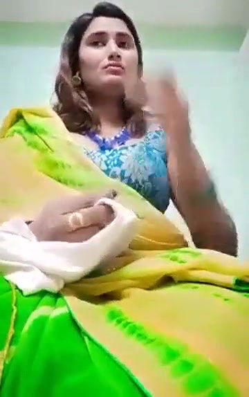 Swathi naidu sexy in saree and showing boobs part-2