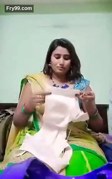 Swathi naidu sexy in saree and showing boobs part-2